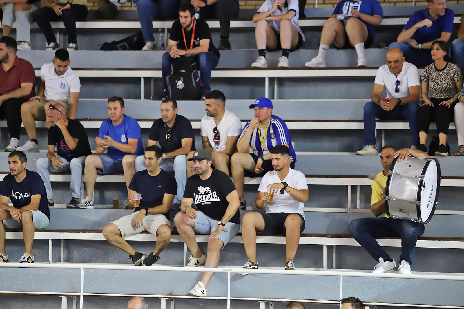 Ambiente en el Andrés Estrada en el encuentro Pajarraco CB Santfeliueng vs Ciudad de Huelva.