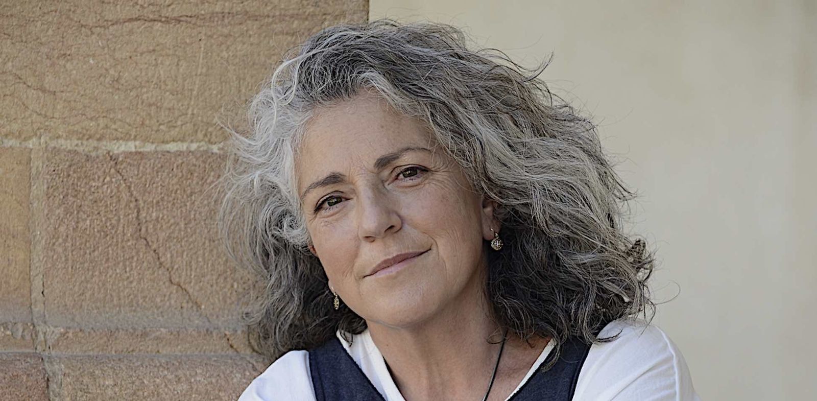 Inma Pelegrín participa este jueves en el Aula de Literatura de Roquetas de Mar.