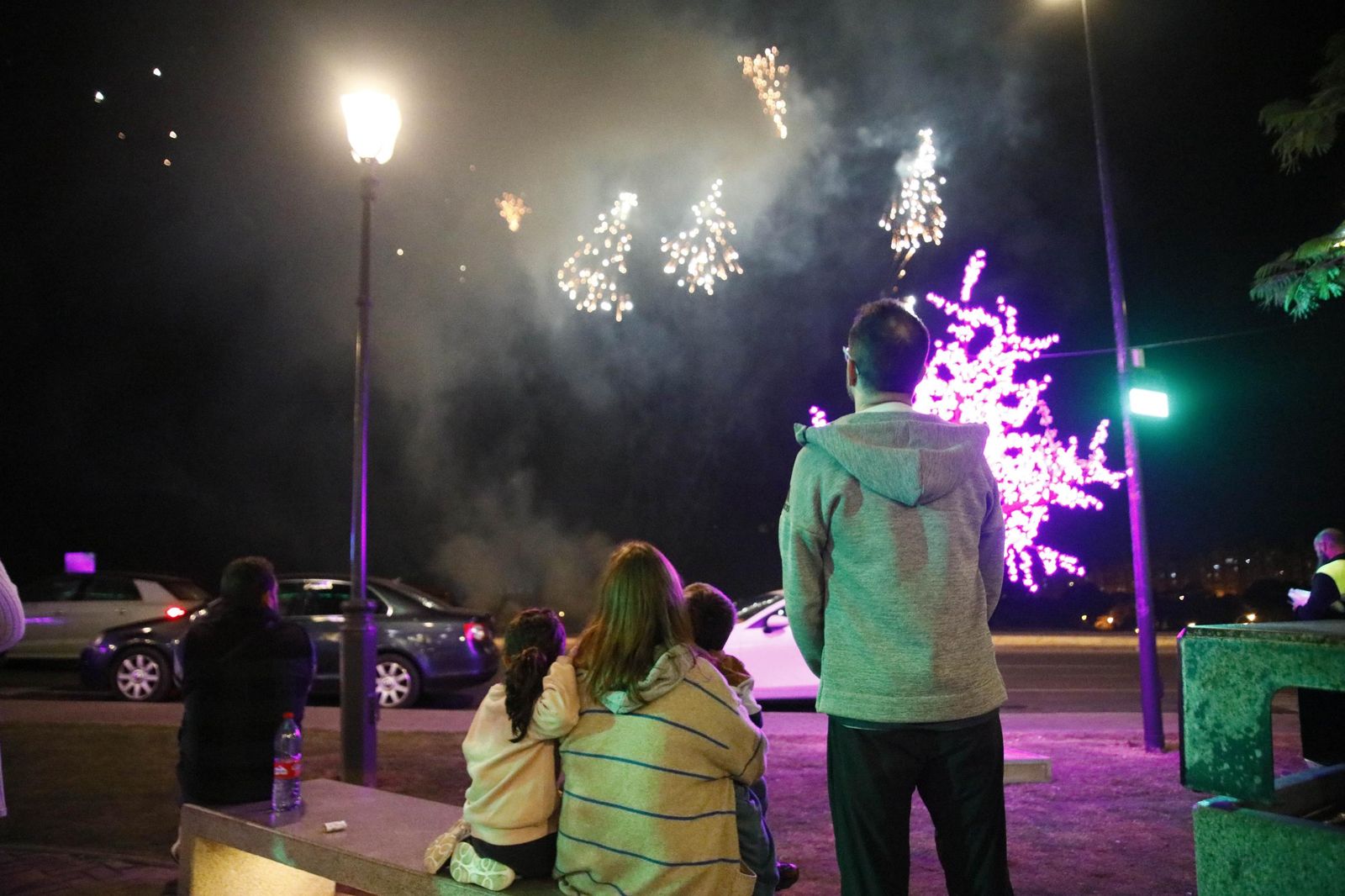 Las imágenes del encendido de la iluminación navideña en el Hospital Torrecárdenas de Almería