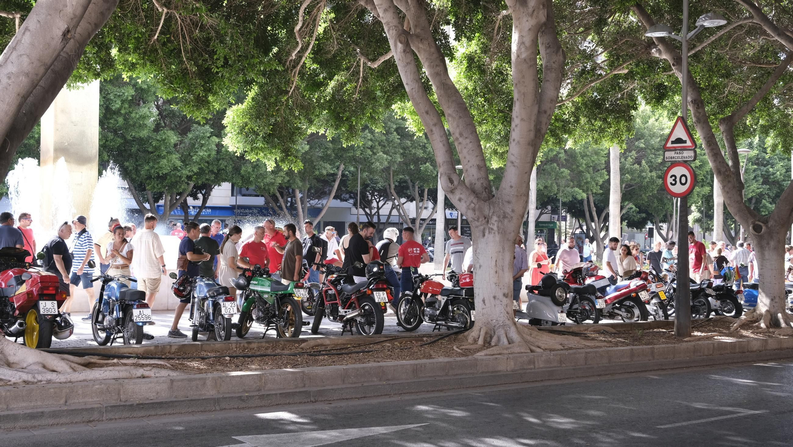 Exposición de motos antiguas y Ducatis en la Feria de Almería 2025, en imágenes
