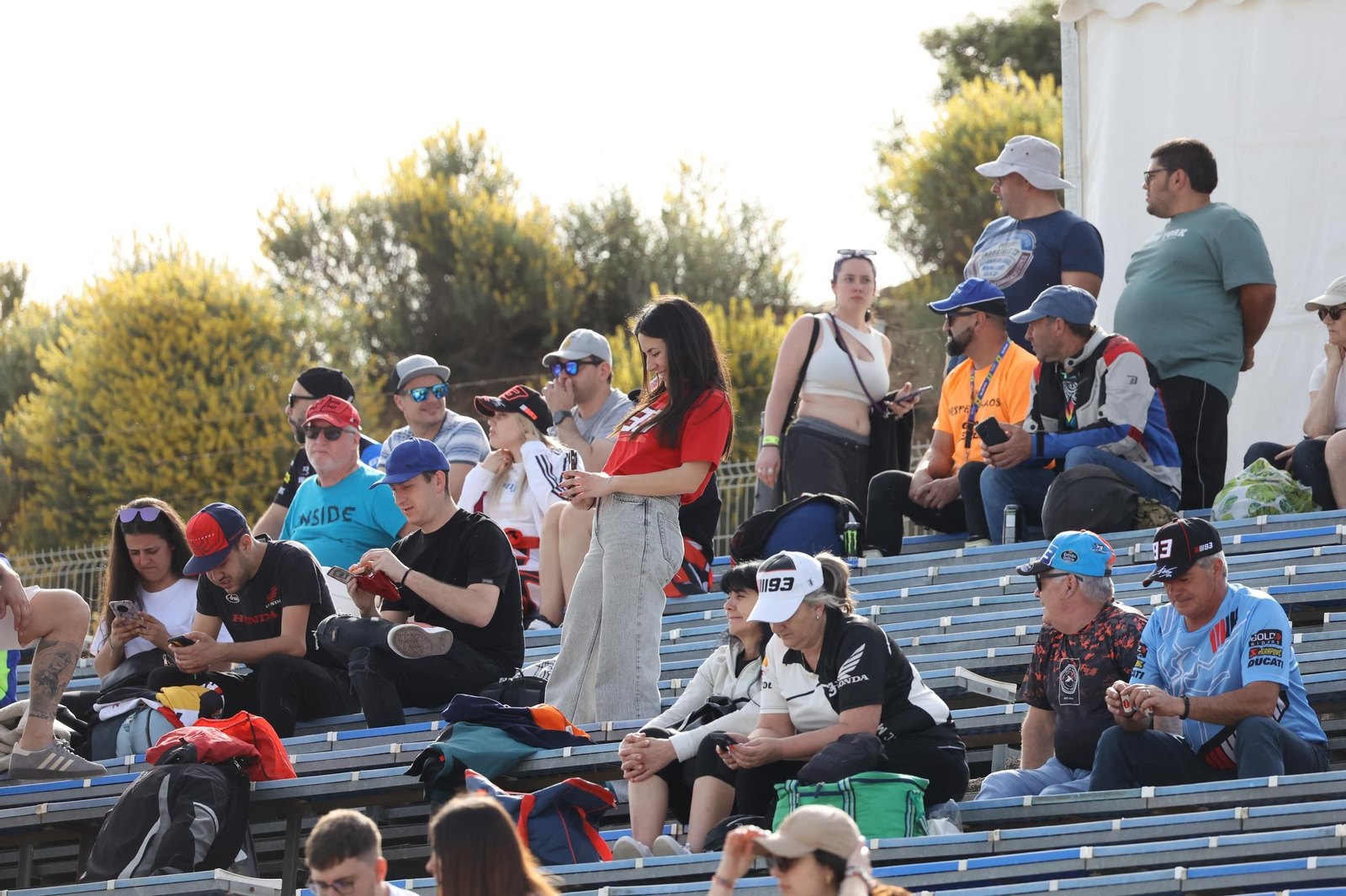 Ambiente del viernes en las gradas del Circuito de Jerez - Ángel Nieto