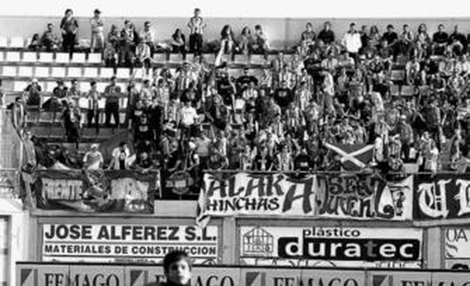 Imagen de los malaguistas desplazados hasta el Municipal de Santo Domingo.