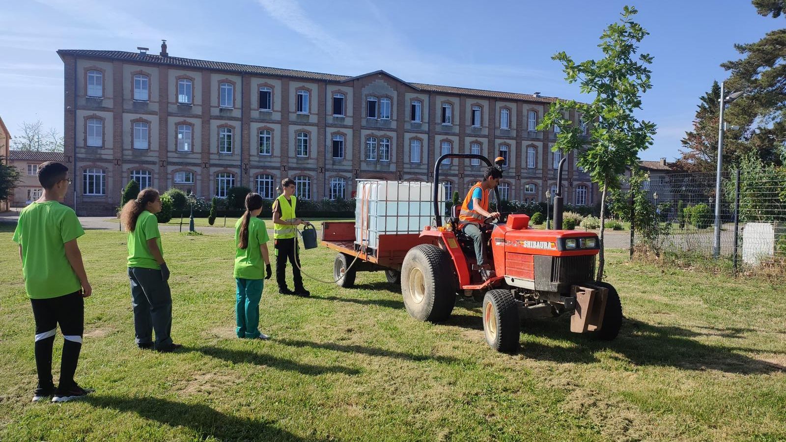 Las actividades se han llevado a cabo con maquinaria y herramientas con las que tendrán que trabajar una vez que se inserten en el mundo laboral