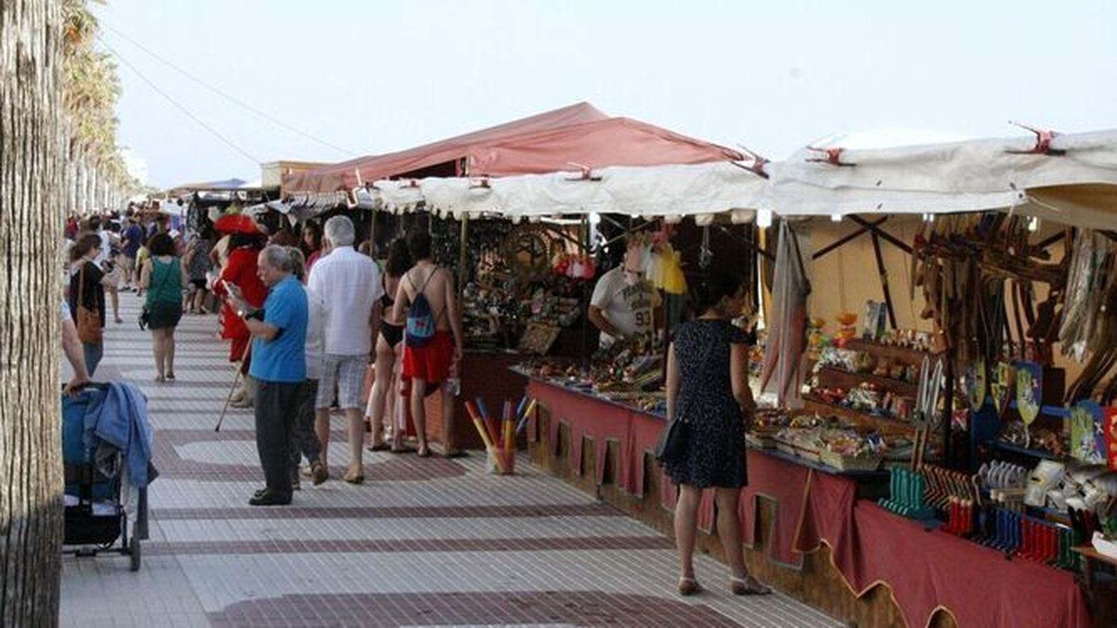 El mercadillo de San Juan, en una edición anterior.
