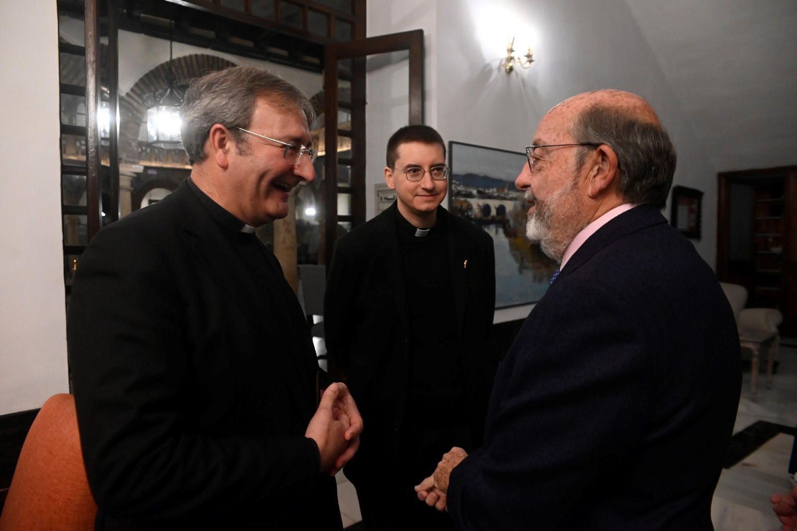 Ls imágenes de la entrega de insignias y la Medalla de Oro del Real Círculo de la Amistad de Córdoba