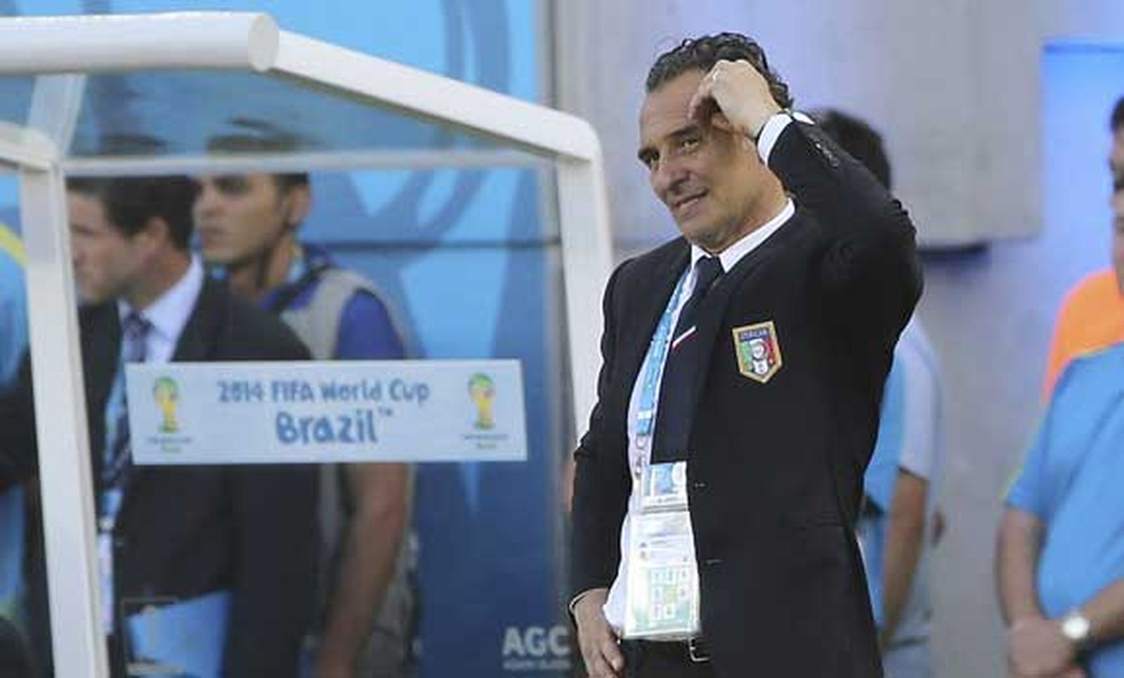 Prandelli presenta su dimisión tras la eliminación de Italia