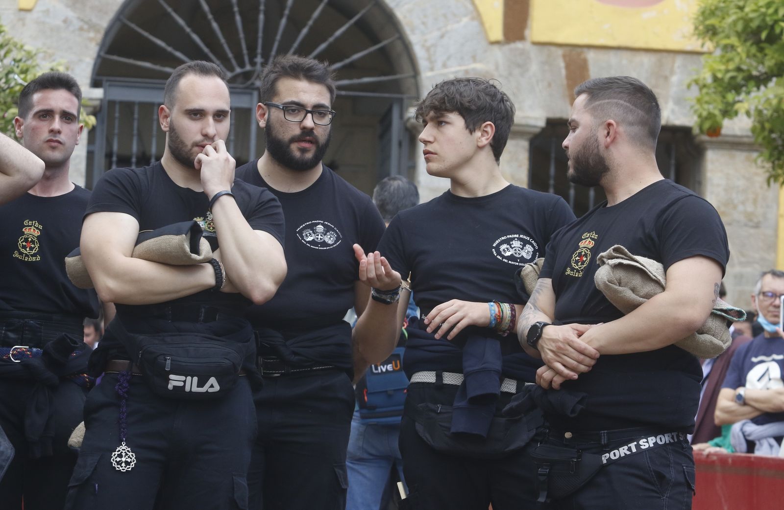 Jueves Santo en Córdoba: La procesión del Caído, en imágenes