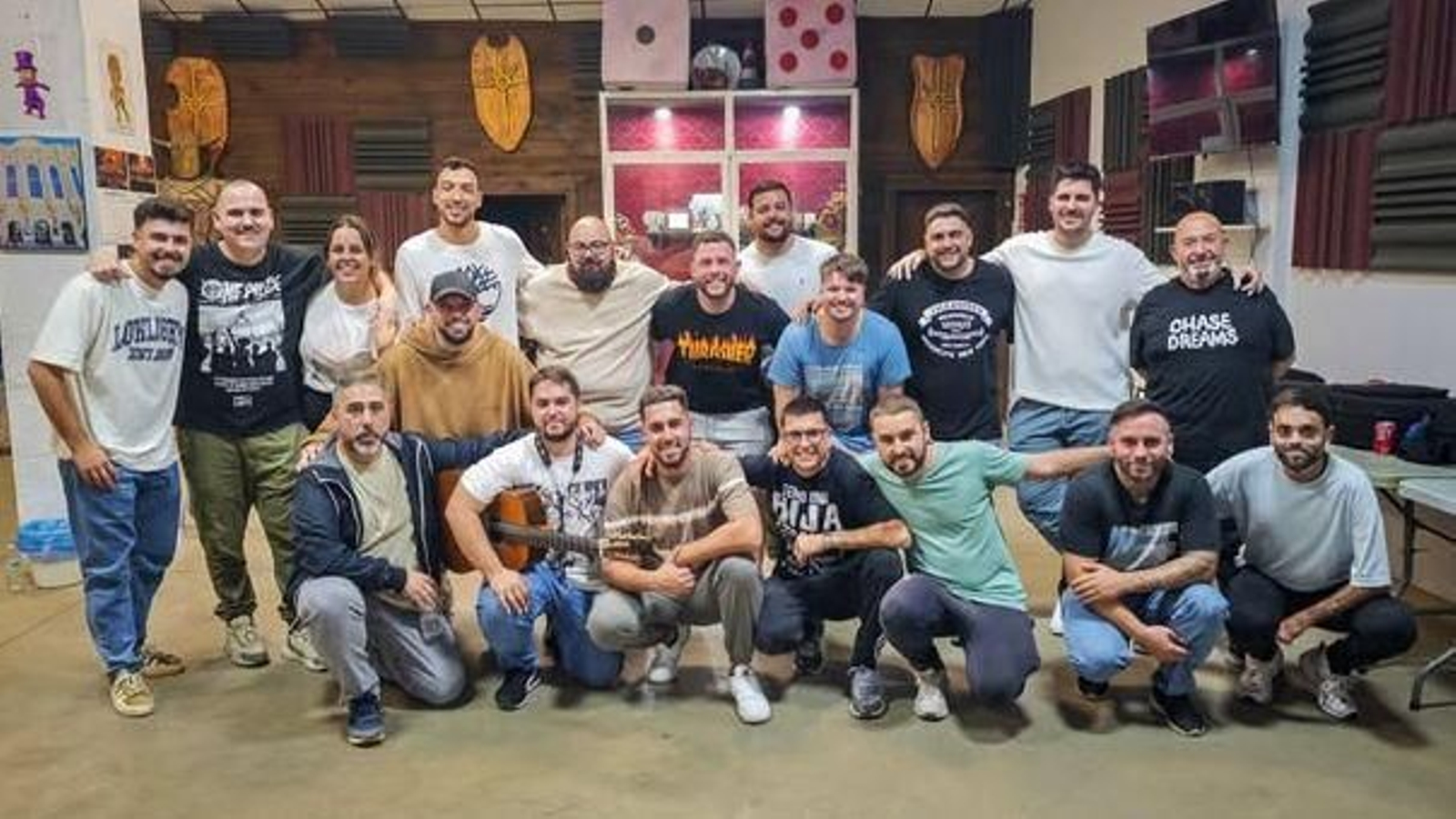 Comparsa 'Los que escriben en la arena'.