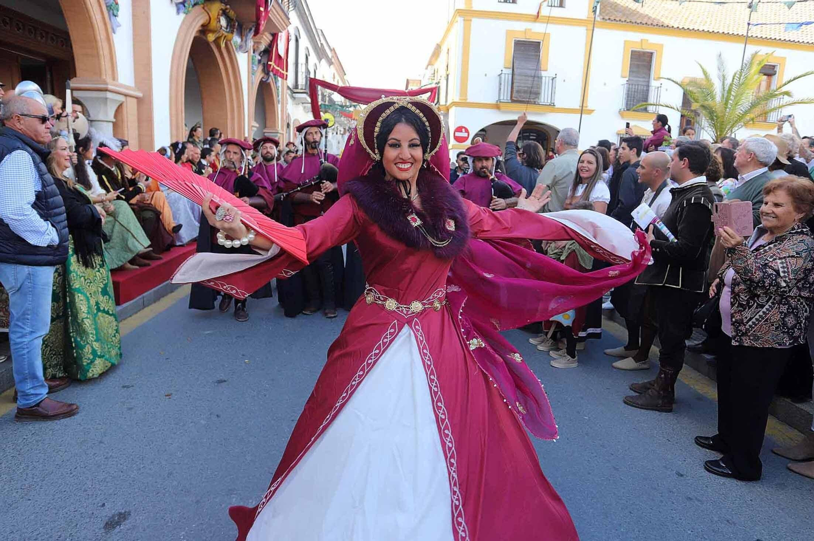 Imágenes del gran ambiente en la Feria Medieval de Palos de la Frontera, Huelva