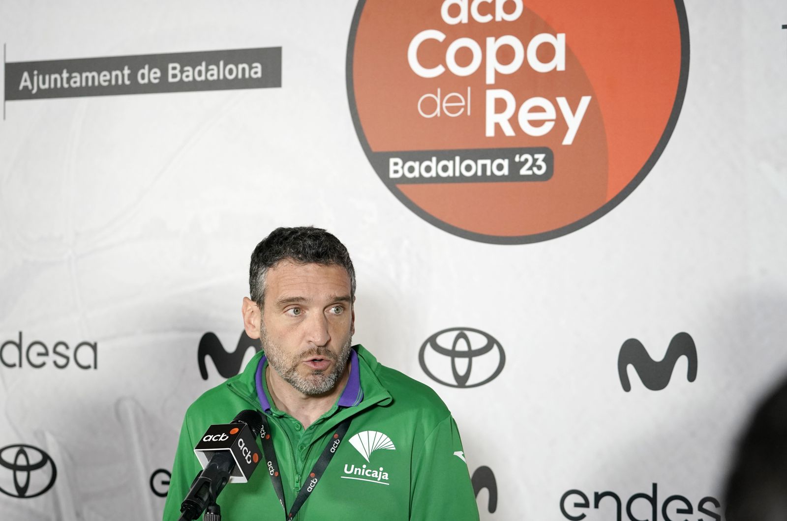 Ibon Navarro atiende a los medios