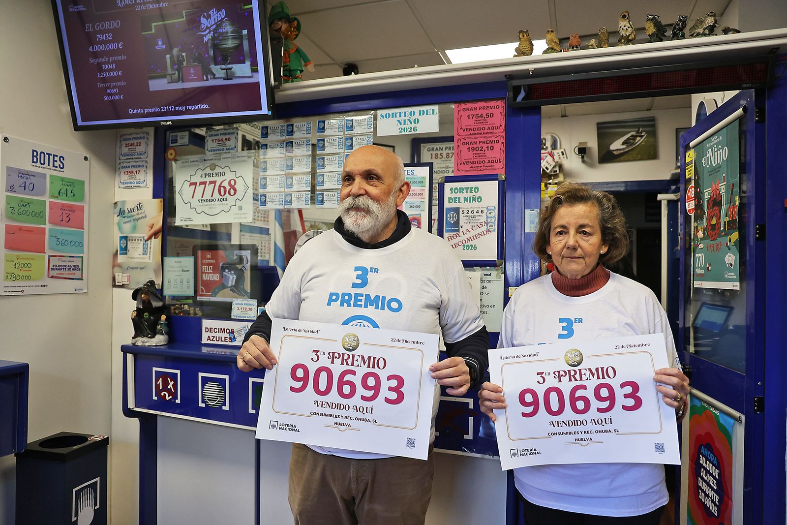 La Loteria de Navidad reparte premios en Huelva (10)