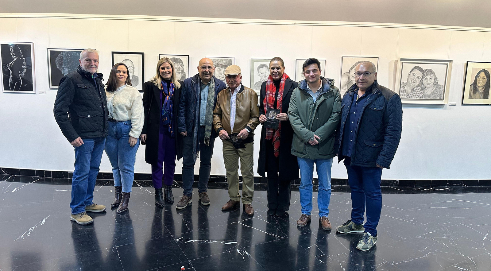 Inauguración de la exposición de Miguel Sánchez Uribe en el Teatro Villa de Huércal-Overa.