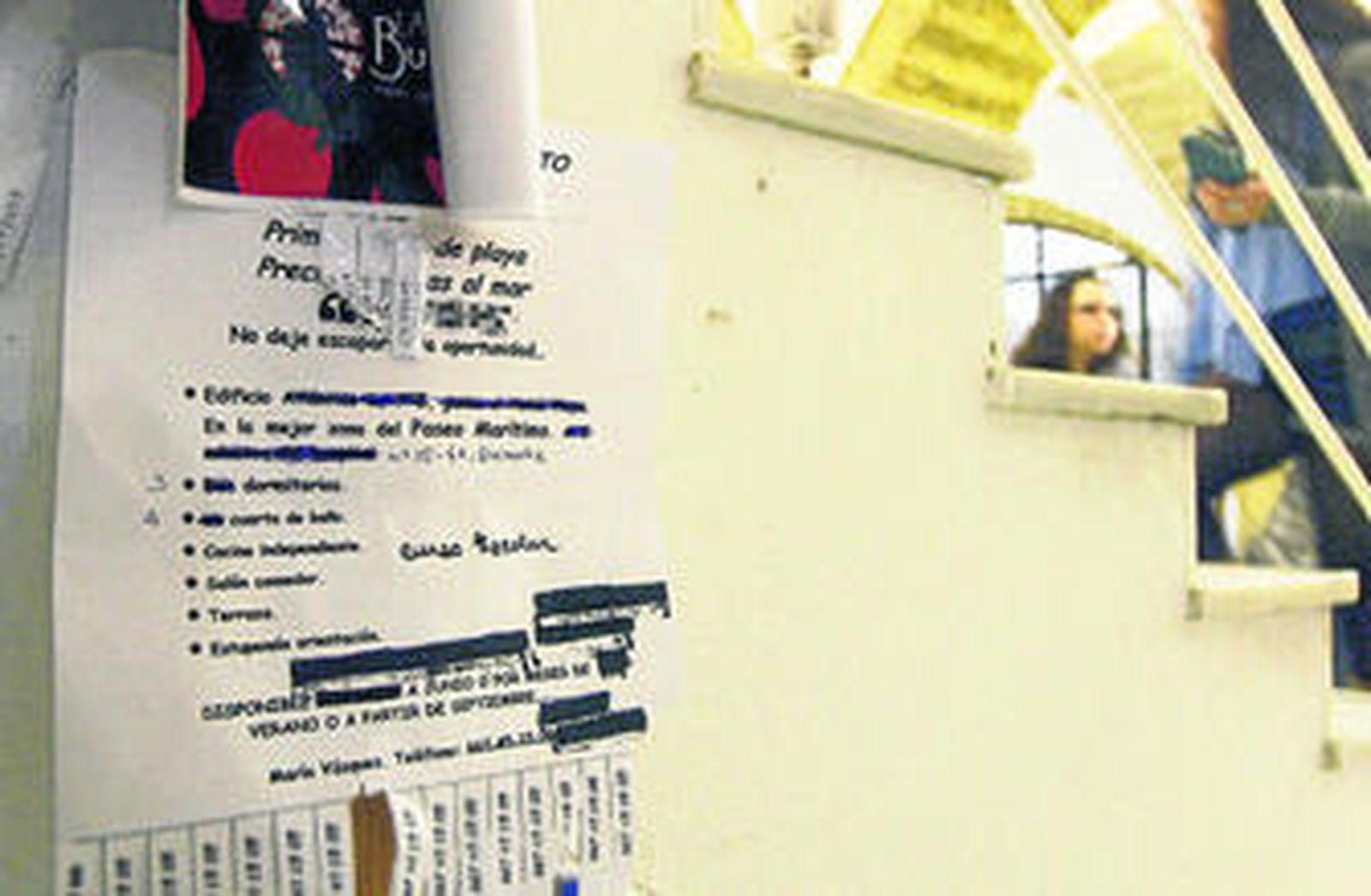 Las facultades se llenan de carteles anunciando los alquileres para este curso.