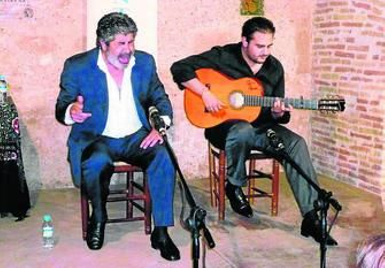 Antonio Suárez Salazar (Badajoz, 1955), conocido en el mundo del flamenco como El Guadiana, acompañado al toque por Diego del Morao.