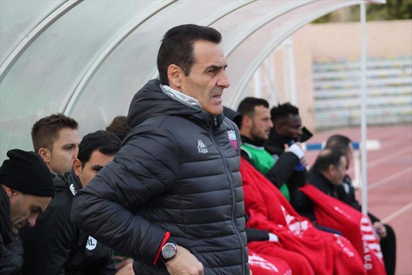 Chema Mato (d) pugna con Salvi durante el Balona-Villanovense.