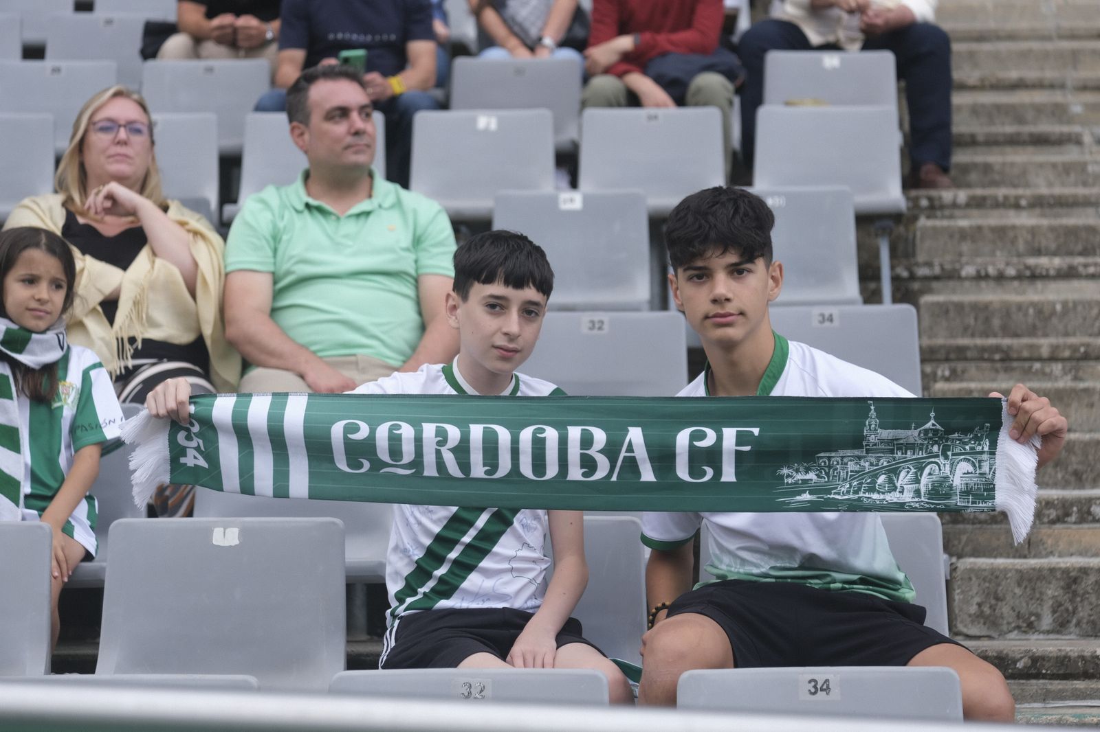 Las mejores fotos del ambiente en El Arcángel en el Córdoba CF - Badajoz