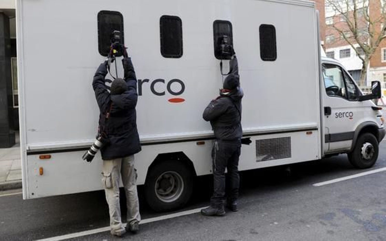 La policía del Reino Unido detiene al fundador de Wikileaks, Julian Assange. / EFE