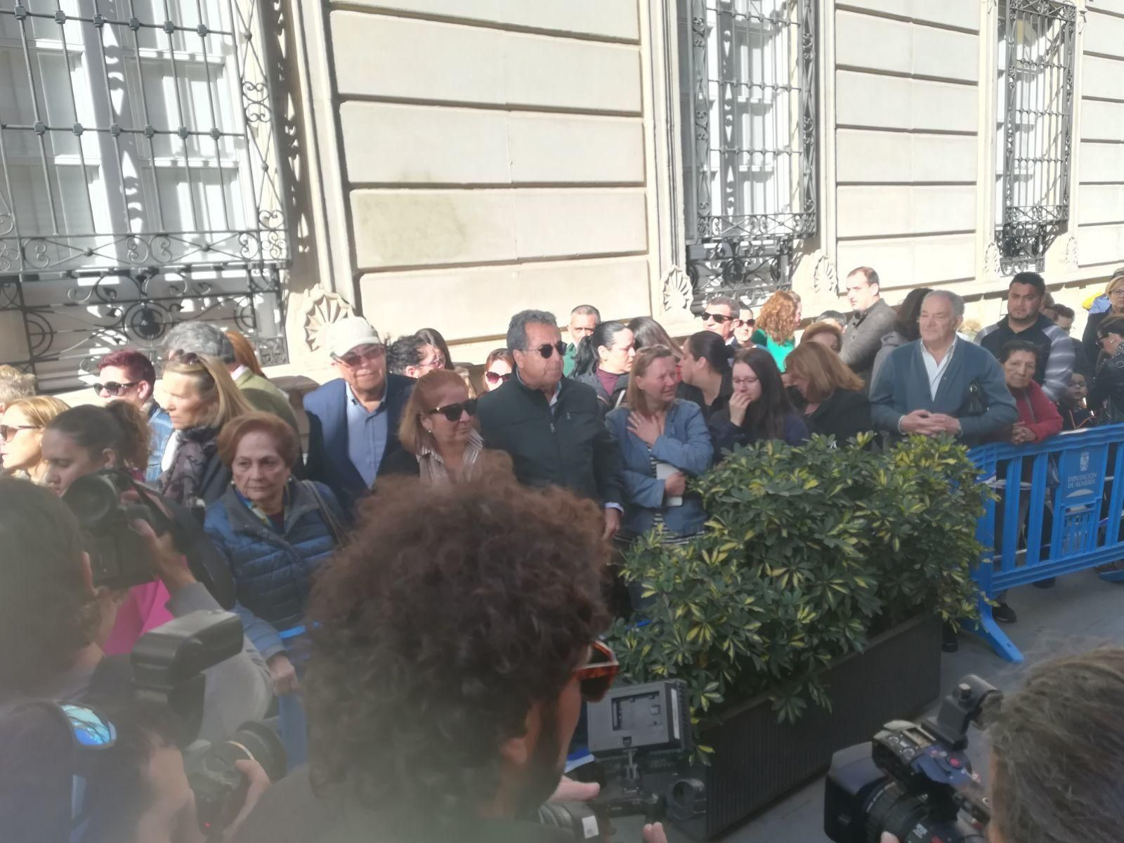 Las imágenes de la capilla ardiente de Gabriel Cruz.