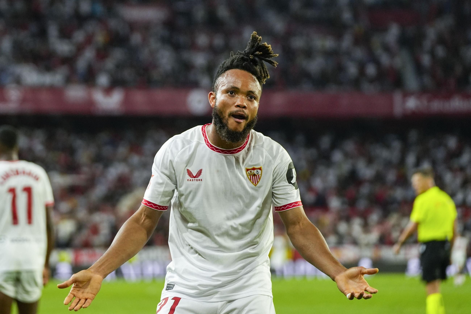 Chidera Ejuke celebra el 2-1 ante el Valladolid.