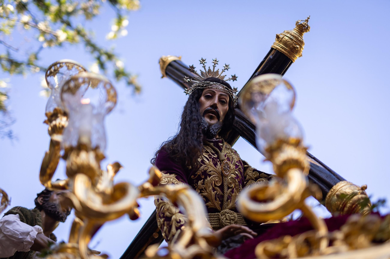 Así vivió granada la salida de la Hermandad del Rosario 2025