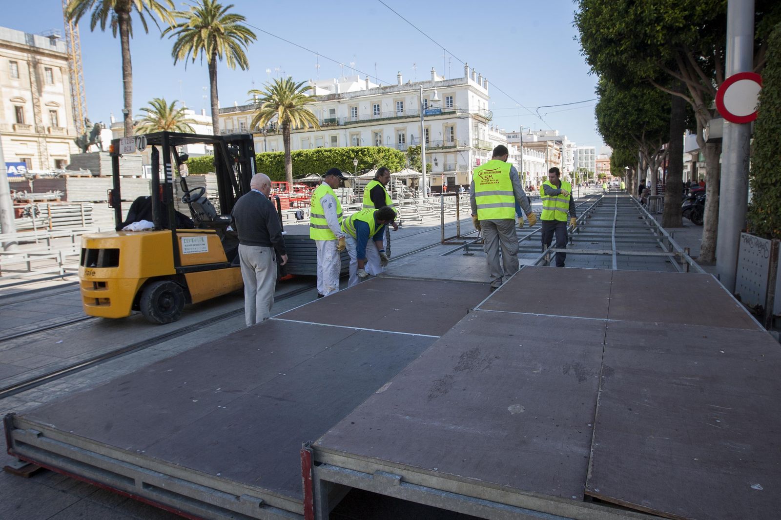 Montaje de la Carrera Oficial en los días previos a la Semana Santa de 2018.