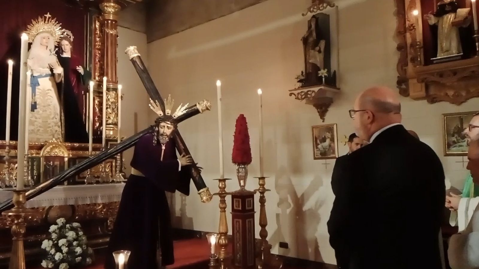 Regresa a San Fernando la imagen de los Afligidos tras su restauración por Pedro Manzano