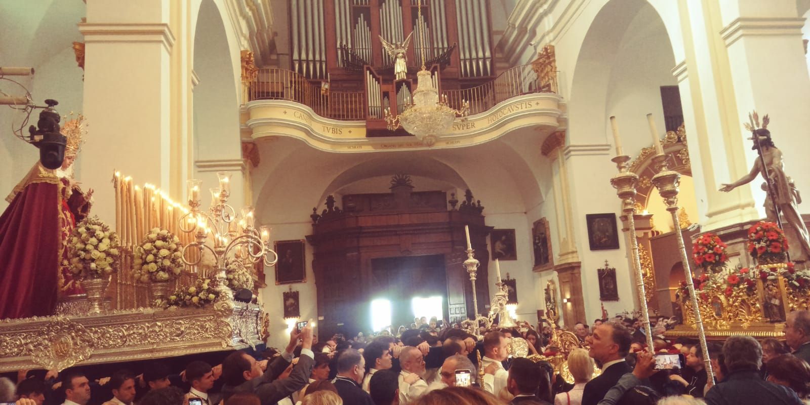 La amenaza de lluvia desluce el Domingo de Resurrección en Marbella