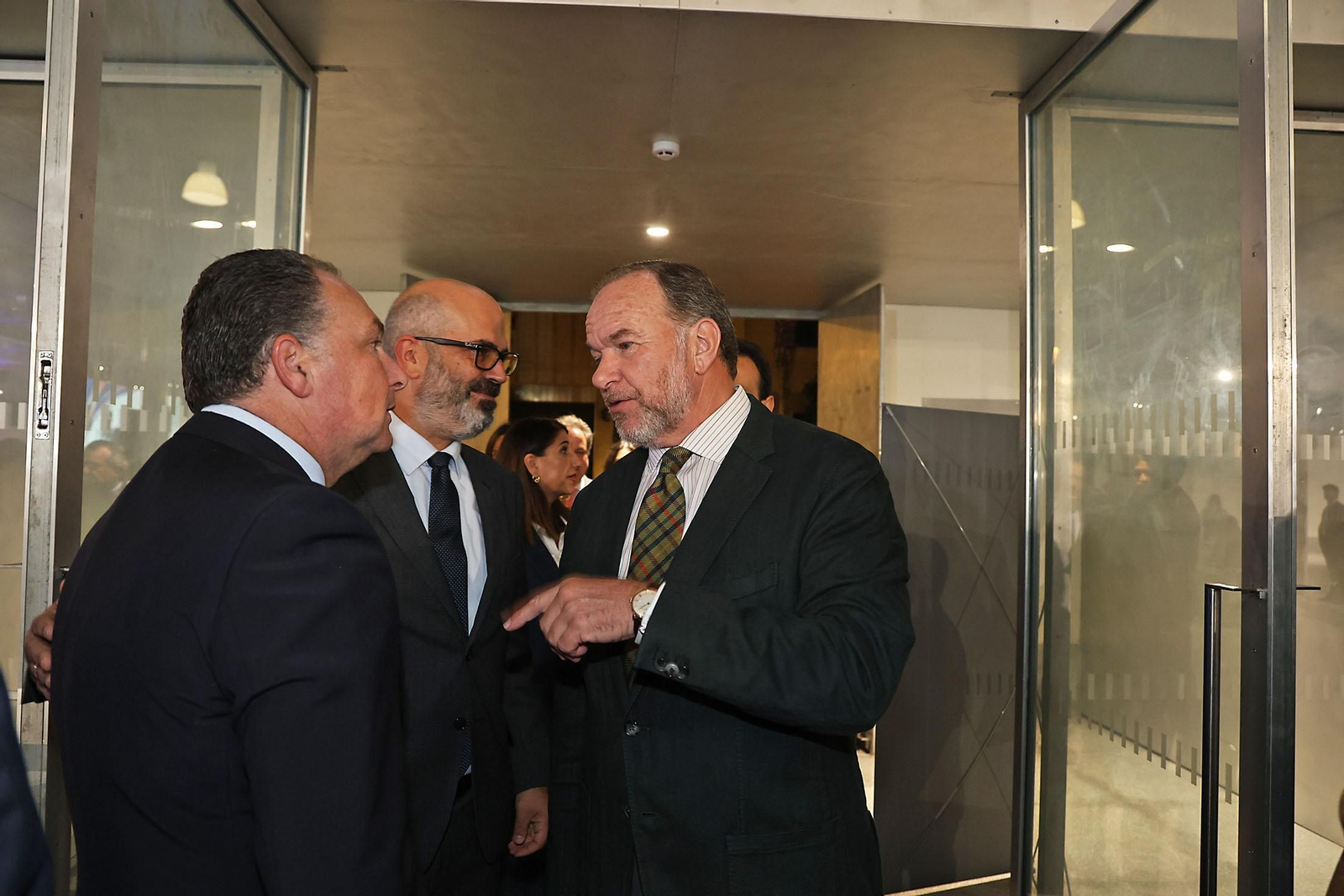 Imágenes de los invitados a la gala de los  37 premios Onubenses del Año