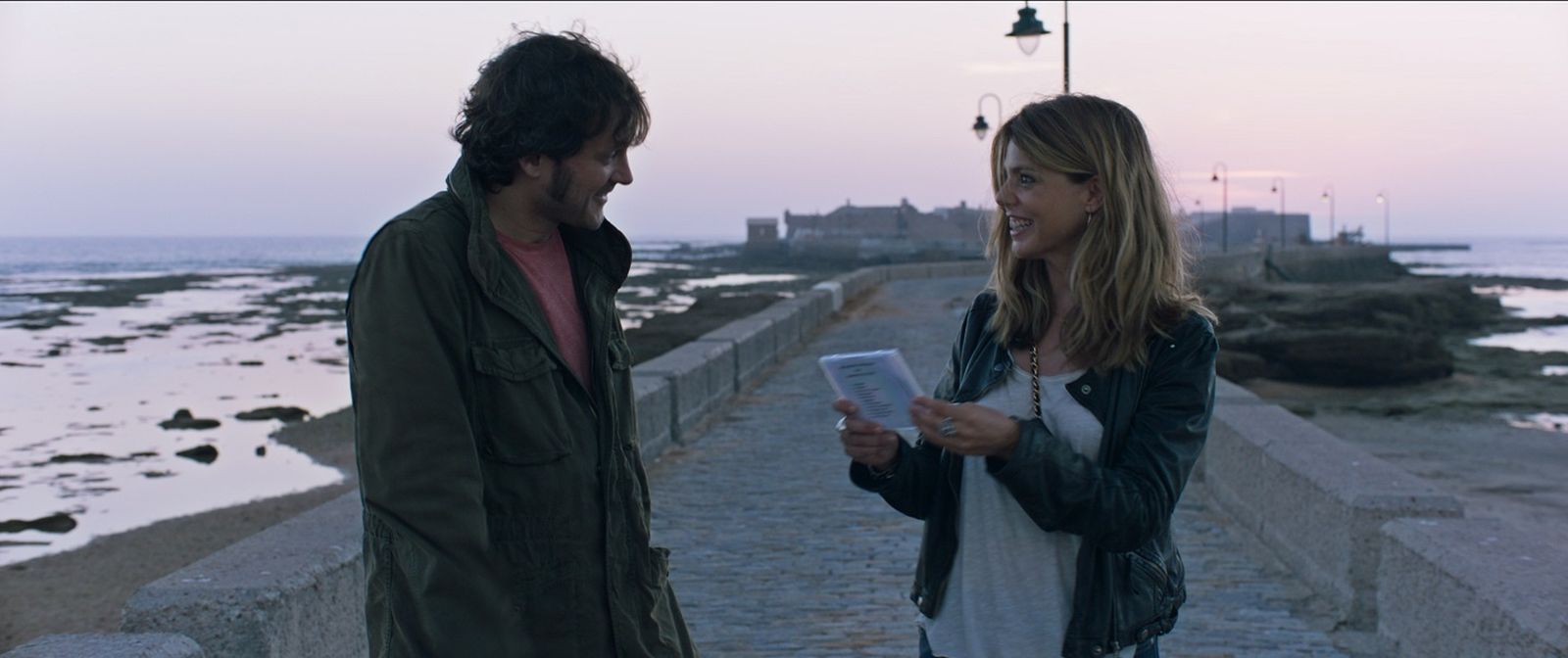 Salva Reina y Manuela Velasco, en 'Antes de la quema', de Fernando Colomo.