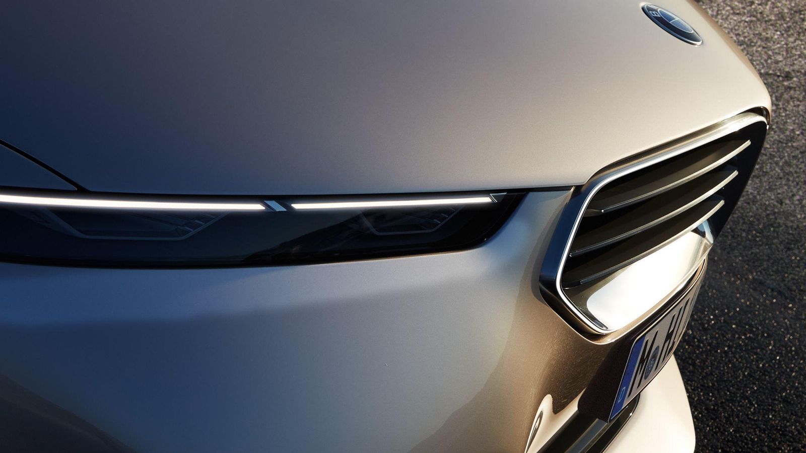 A decir de BMW, se ha buscado con algunos detalles rememorar su Z8 de principios de este siglo. A decir de BMW, se ha buscado con algunos detalles rememorar su Z8 de principios de este siglo.