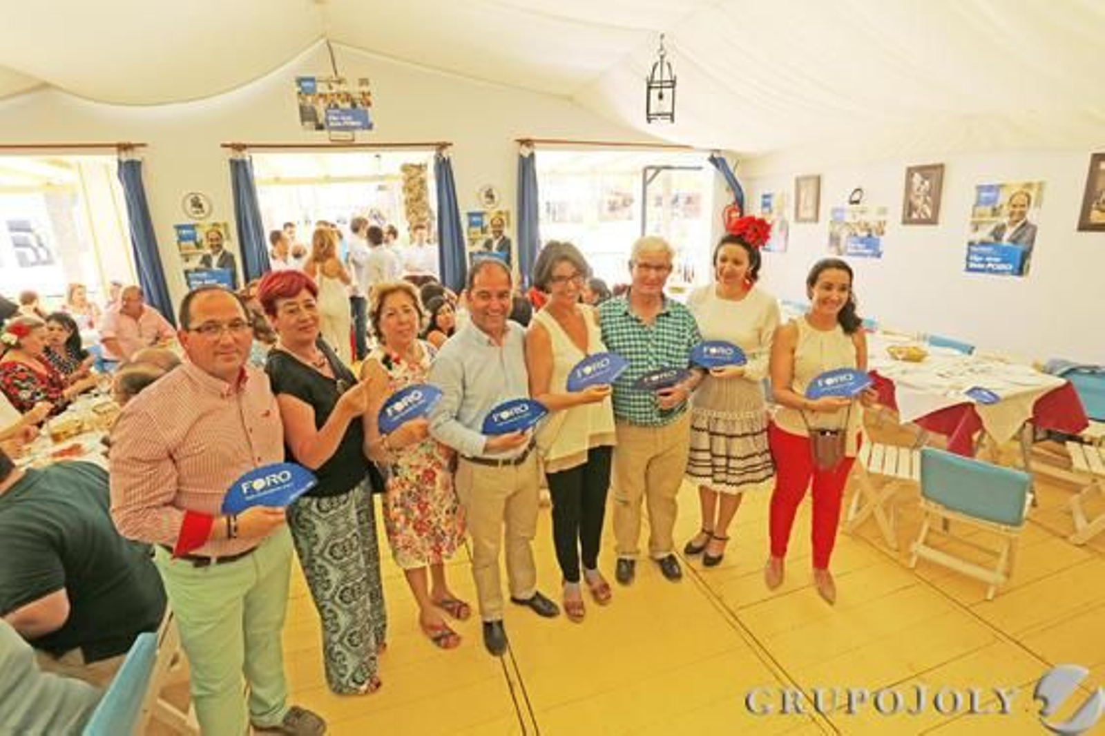 En Foro Ciudadano se disfrutó igualmente de un buen ambiente ante la presencia del candidato Raúl Ramírez y el concejal Manuel Rosa, así como los miembros de su candidatura y simpatizantes de la formación. 

Foto: Pascual