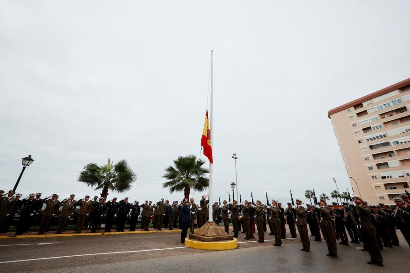 Las imágenes del día de la Subdelegación de Defensa en Cádiz y entrega de reconocimientos