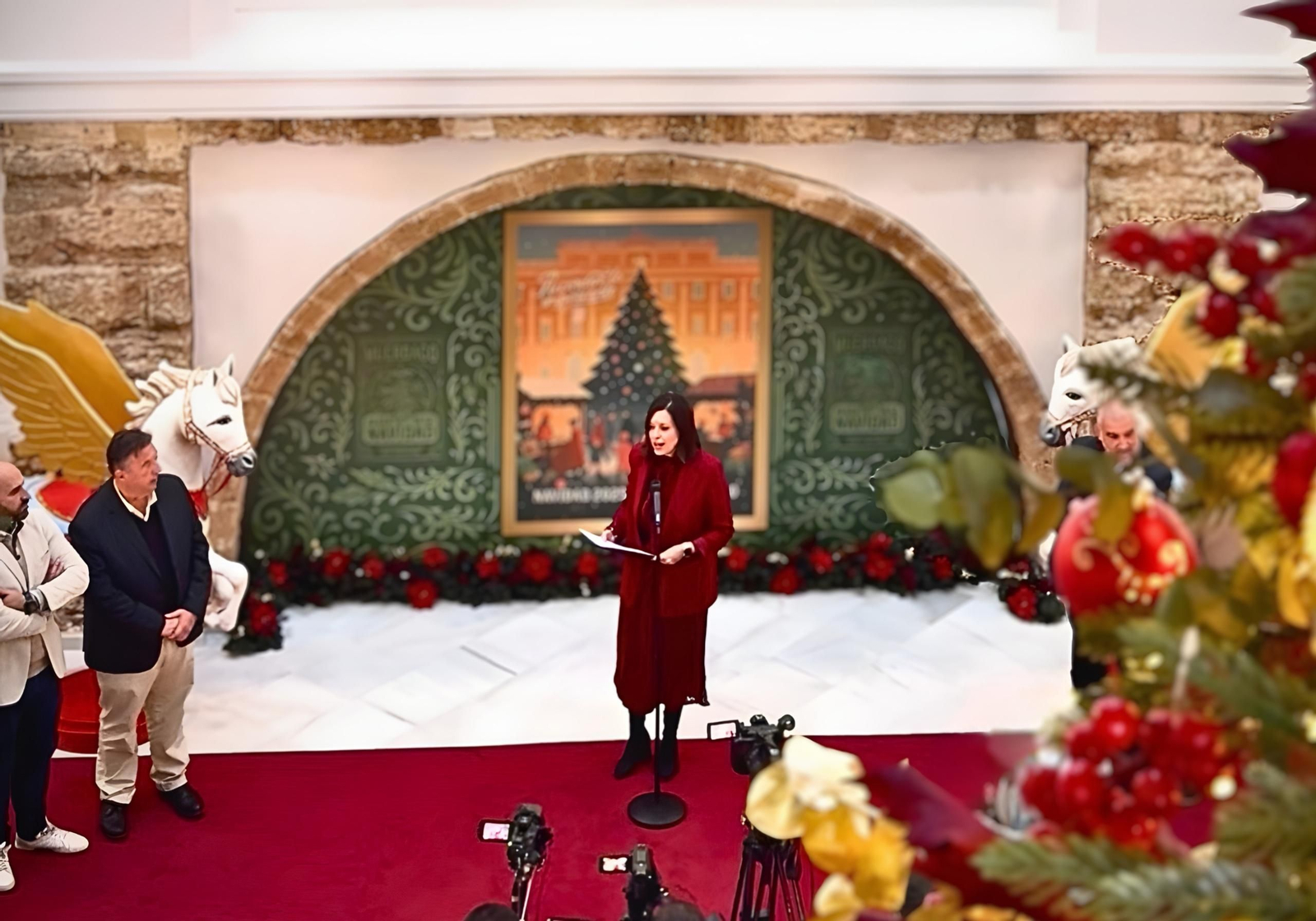 La alcaldesa, Patricia Cavada, durante la presentación de los actos de Navidad en San Fernando