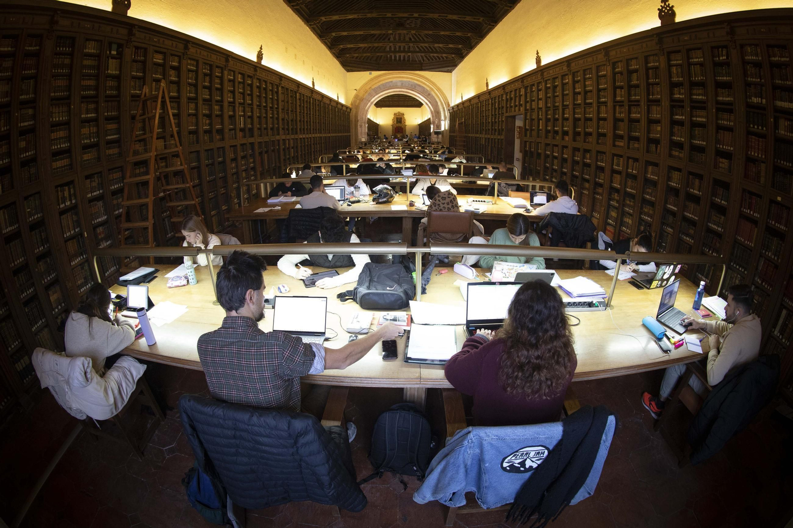 Imagen de archivo de la biblioteca del Hospital Real, sede de la Universidad de Granada