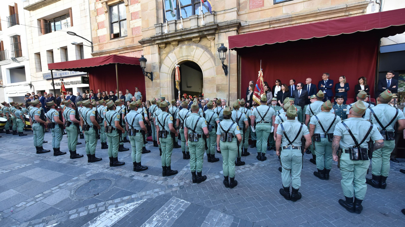 Fotos del Lunes Santo en Algeciras: Desfile de La Legión