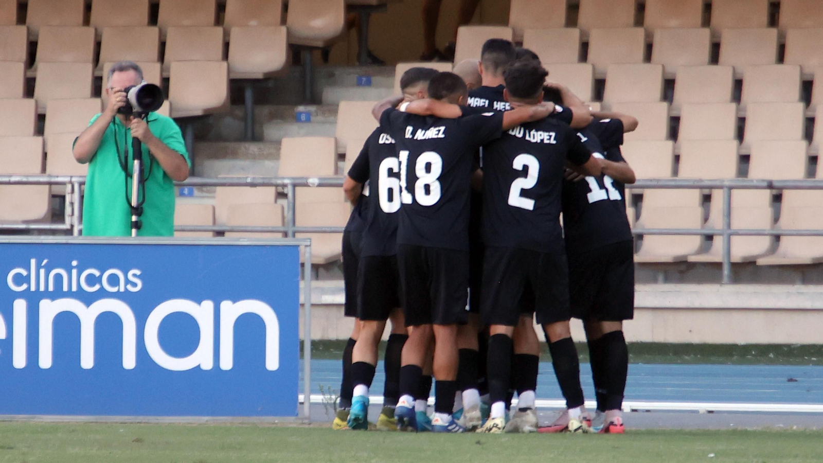 Imágenes del partido entre Xerez DFC y Juventud Torremolinos en Chapín