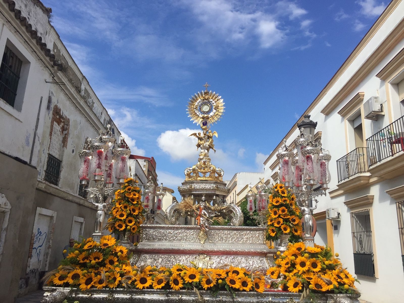 Procesión Sacramental que cada año organiza la hermandad con sede en Santiago.