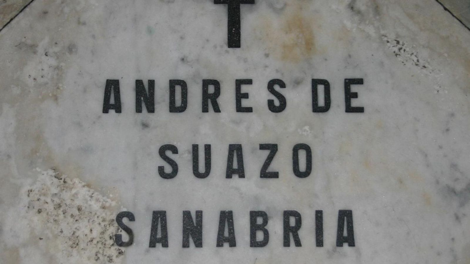 Lápida sepulcral del caballero gibraltareño, que vivió a mediados del siglo XVI, Andrés de Suazo Sanabria (Iglesia-catedral de Gibraltar).