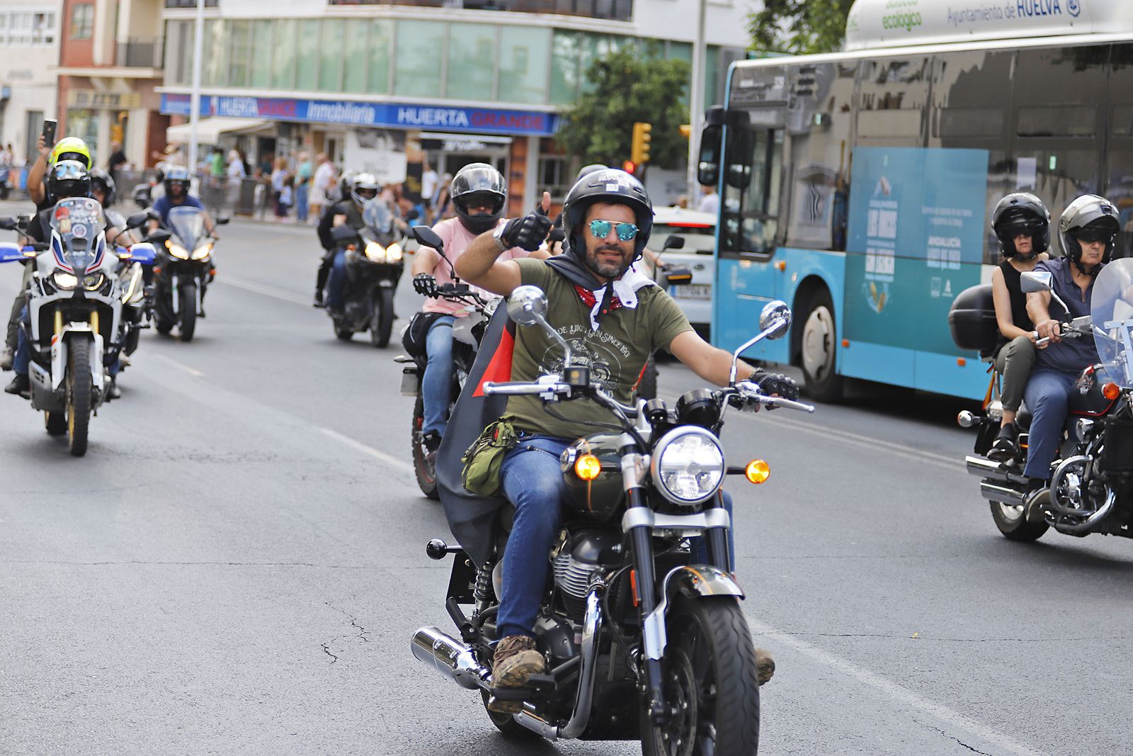 Las motos del club Descubridores toman las calles de Huelva