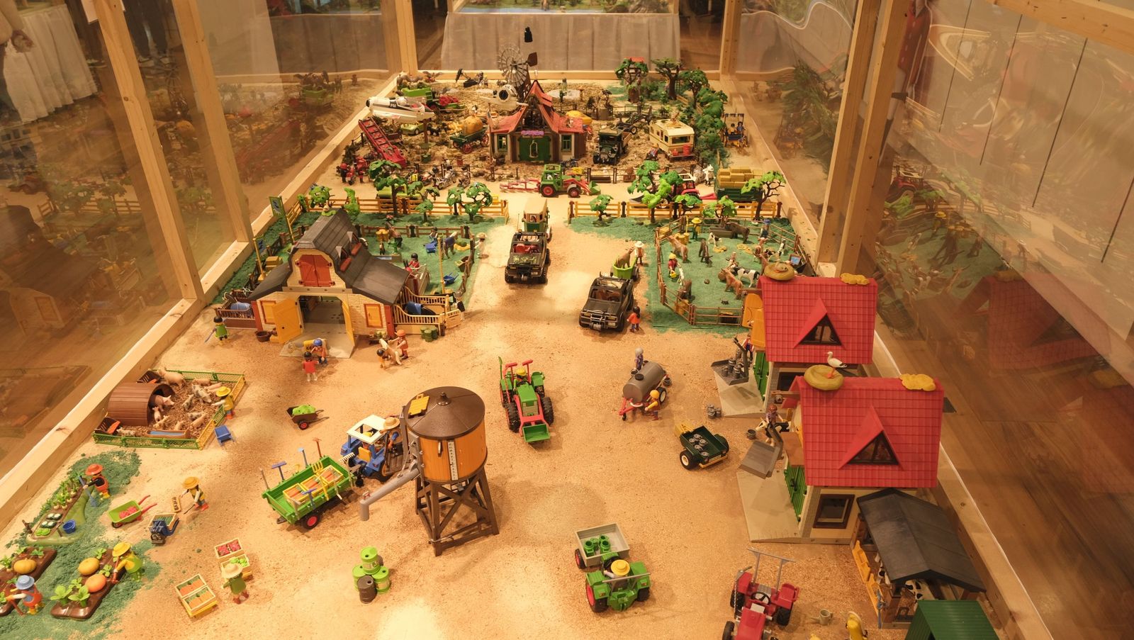 Exposición de Clicks de Playmobil contra el cáncer infantil, en fotos