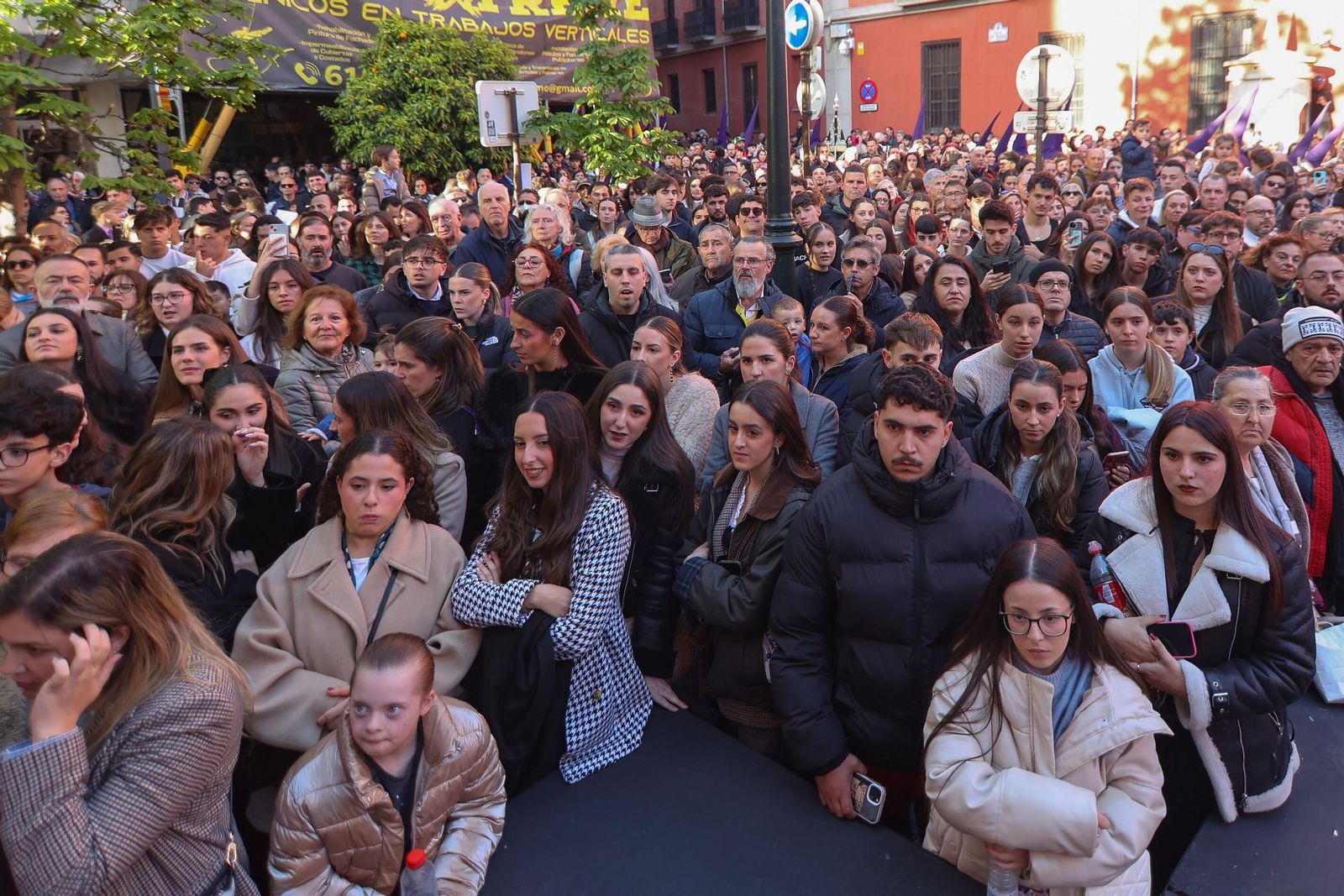 Así vivió Granada la salida de la Hermandad del Nazareno 2025