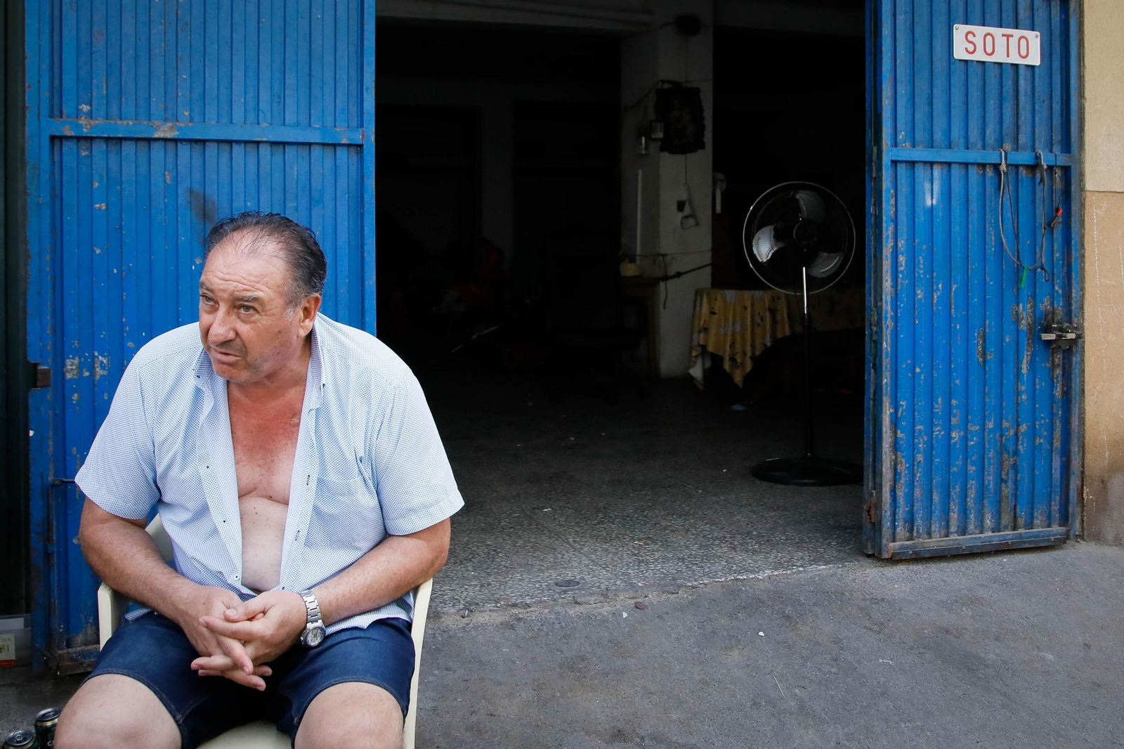 Imágenes de las quejas vecinales ante los cortes de luz en el barrio de pescadería