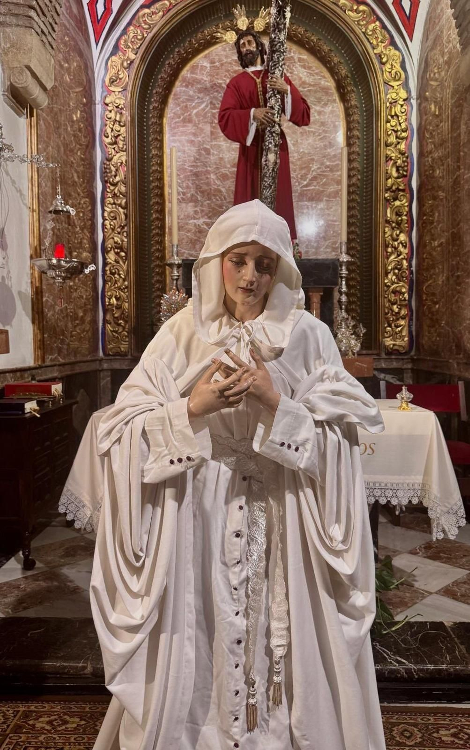 La Virgen del Dulce Nombre, antes de ser retirada del culto. La Virgen del Dulce Nombre, antes de ser retirada del culto.