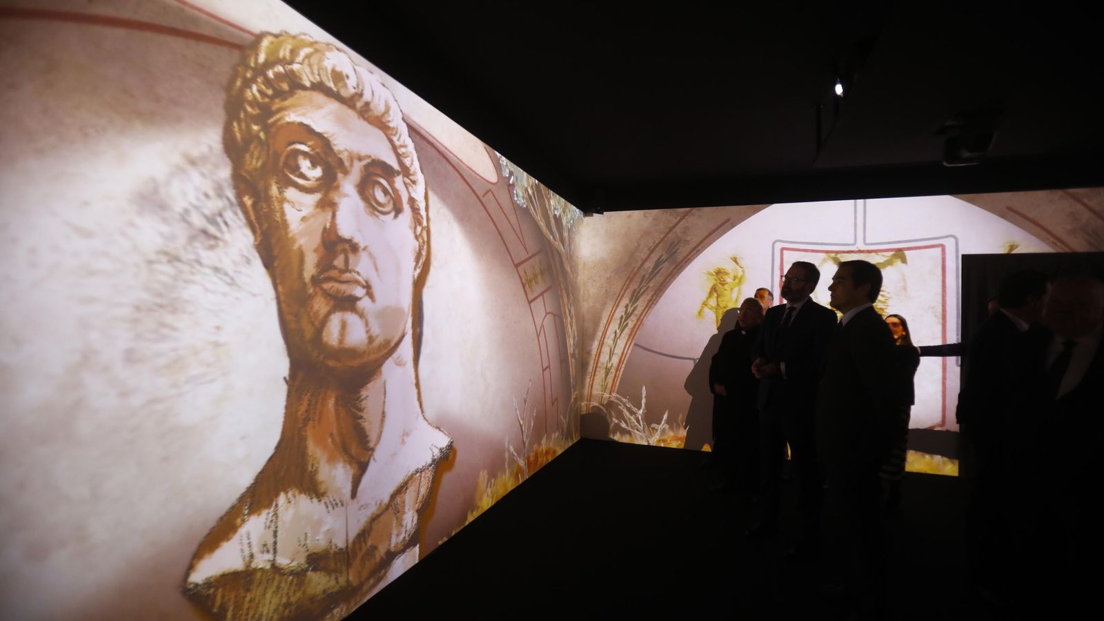 Uno de los vídeos explicativos de la exposición en el C3A.