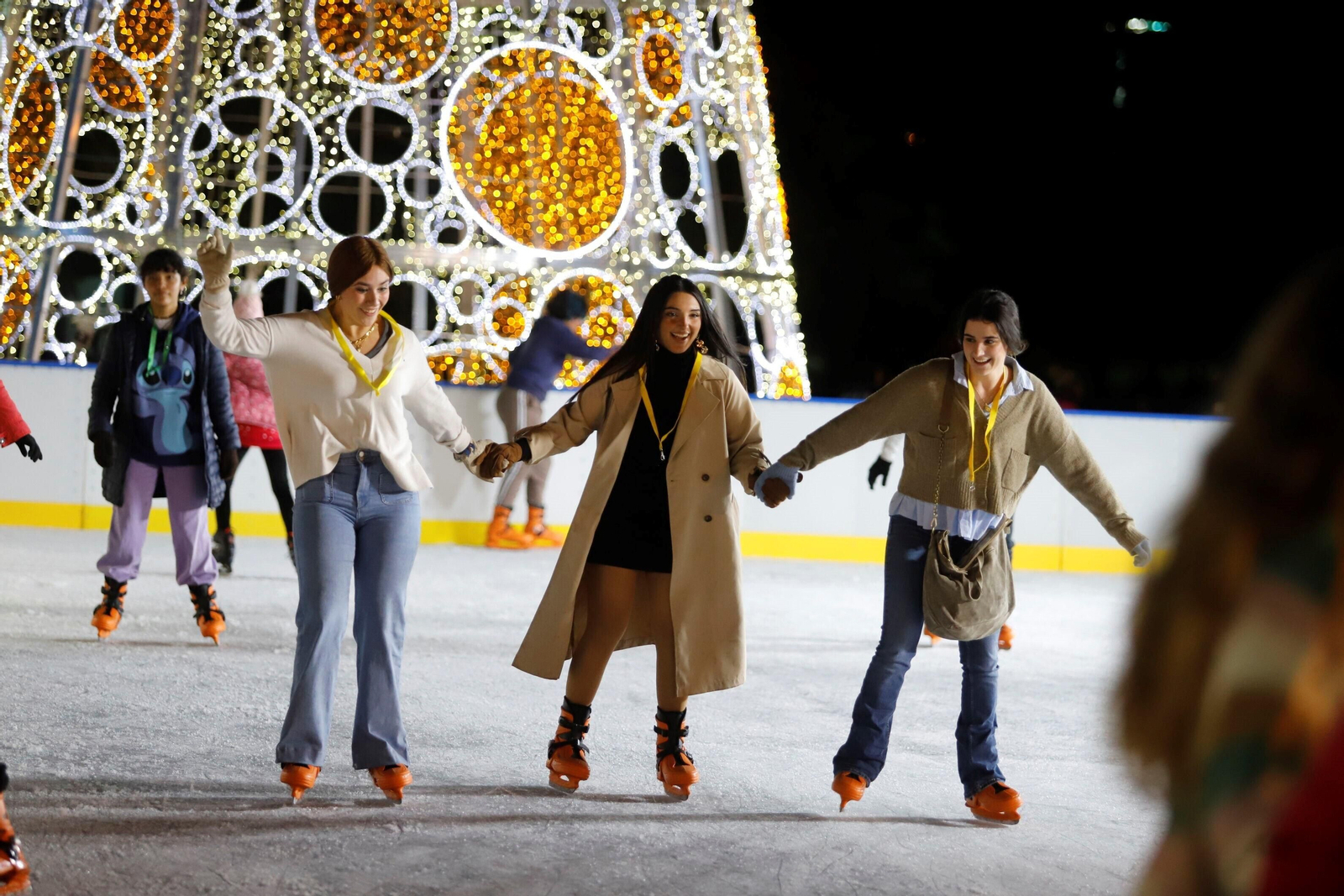 Pista de hielo y tren turístico para disfrutar en Huelva capital