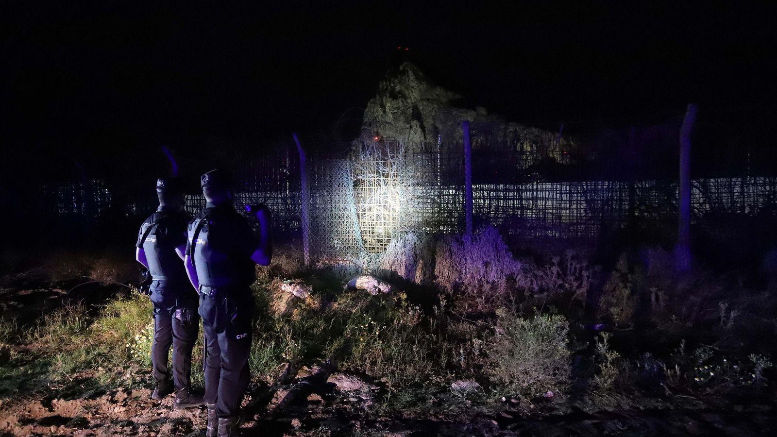 Revisando la valla con Gibraltar.