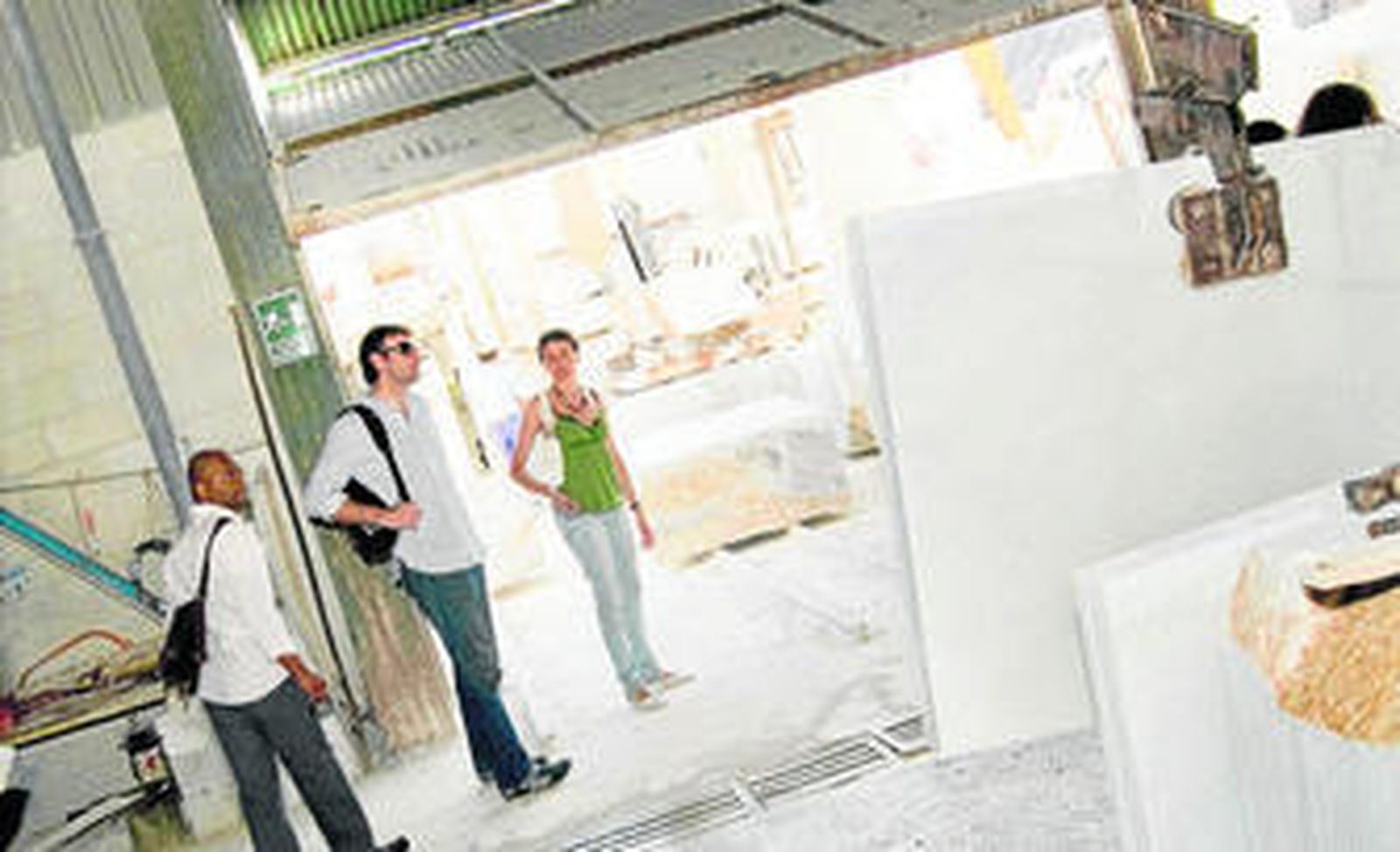 Las empresas de mármol de Almería reciben cada año multitud de visitas de prescriptores para conocer de cerca la calidad de su producto.