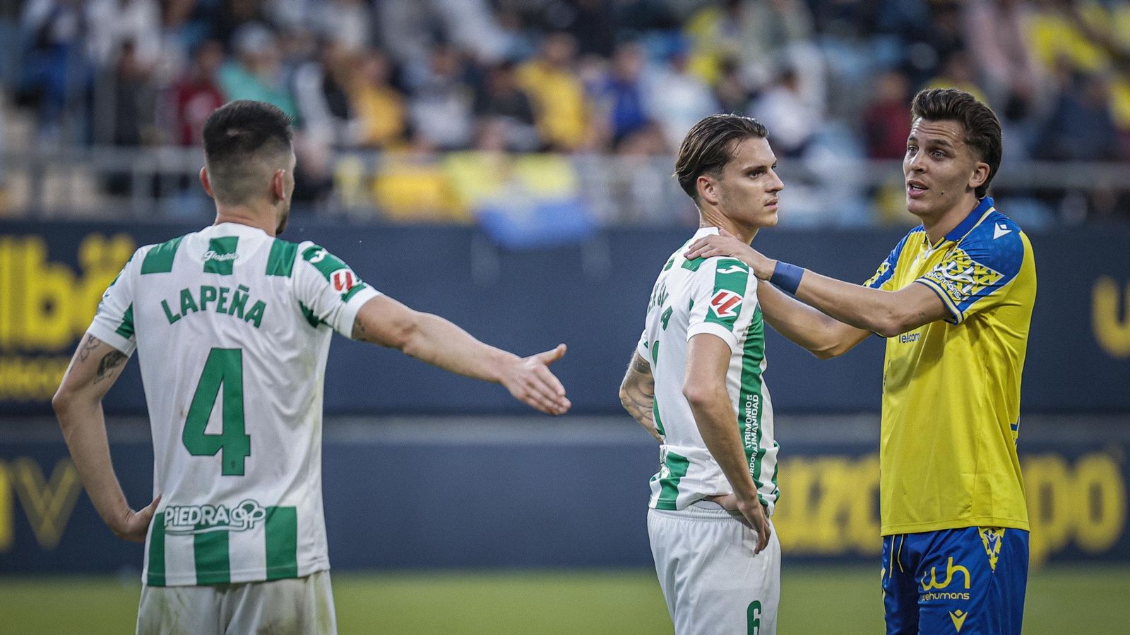 Búscate entre las imágenes del partido de fútbol entre Cádiz CF y Córdoba CF