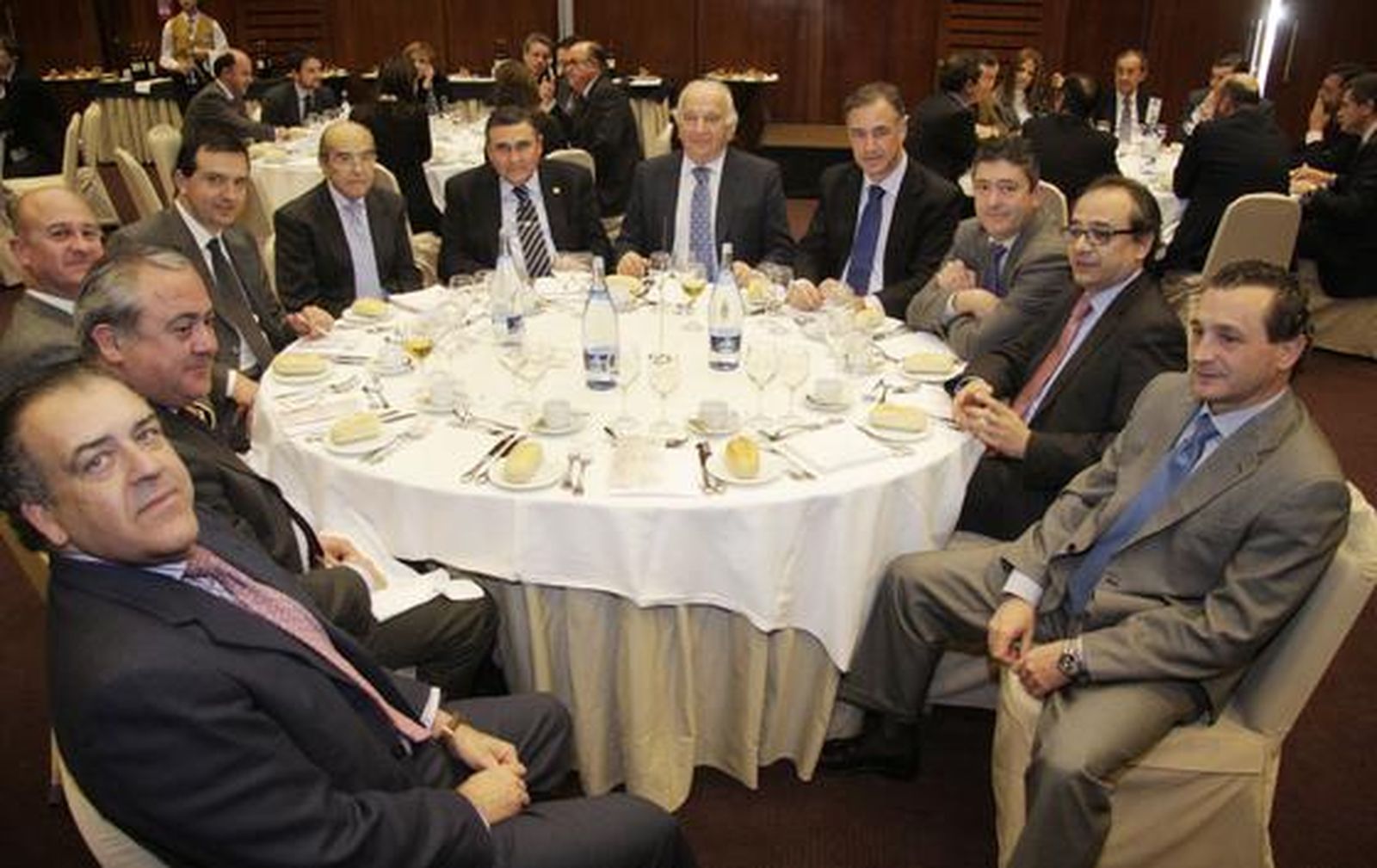 Fernando Pouso, Manuel Millán, Carlos Arizaga, Juan Luis Pavón, Juan Robles, Francisco León, José Cañete, Fernando García, Luis Enrique Flores, Javier Prieto y Rafael Doñoro. / Reportaje gráfico: Juan Carlos Vázquez y Victoria Hidalgo