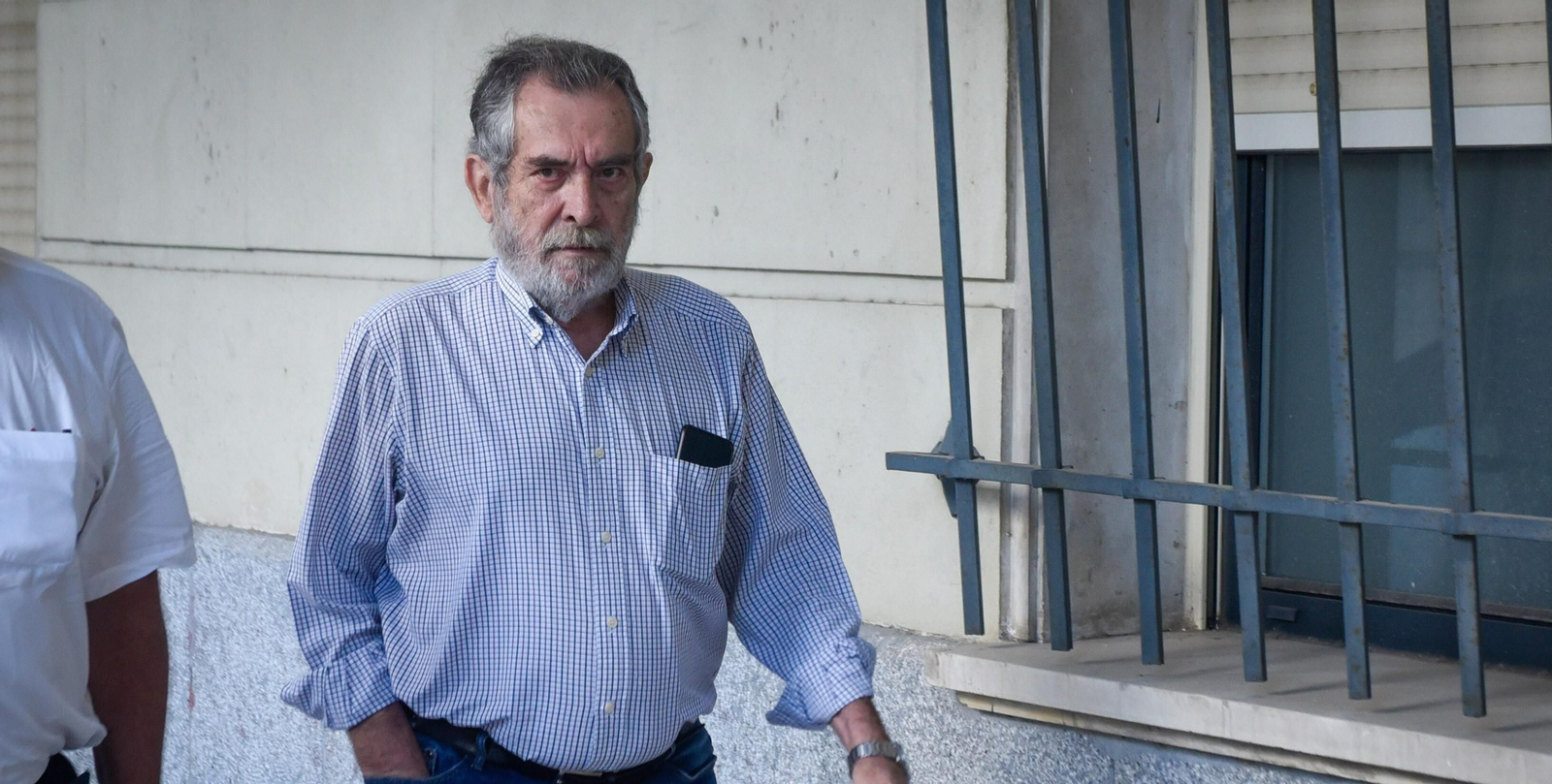 Antonio Rivas, a su llegada a la Audiencia de Sevilla.